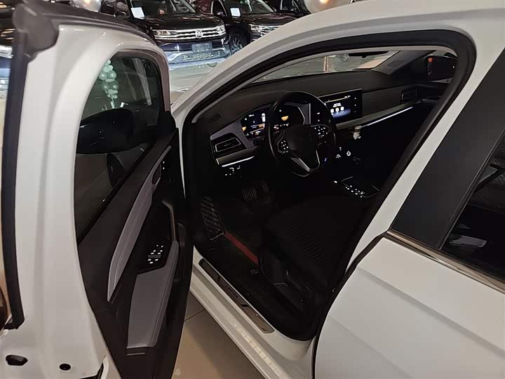 Фото 16 - Volkswagen Lavida