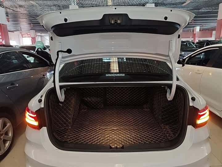 Фото 19 - Volkswagen Lavida