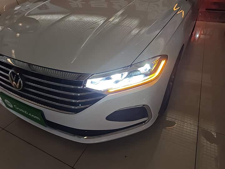 Фото 24 - Volkswagen Lavida