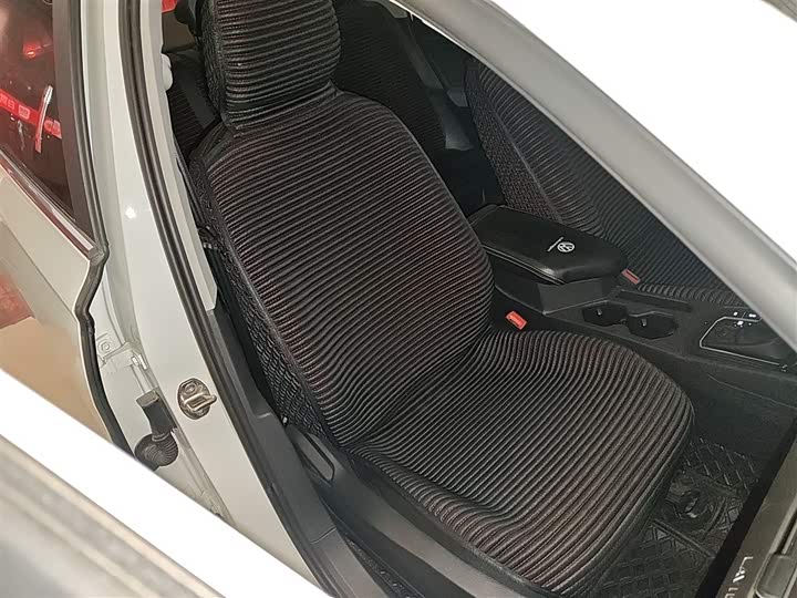 Фото 25 - Volkswagen Lavida