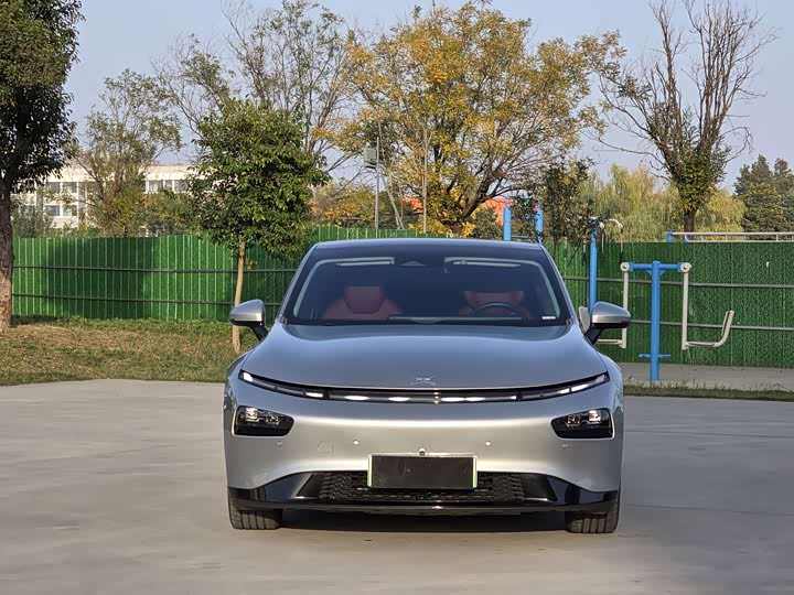 Фото 2 - XPeng P7