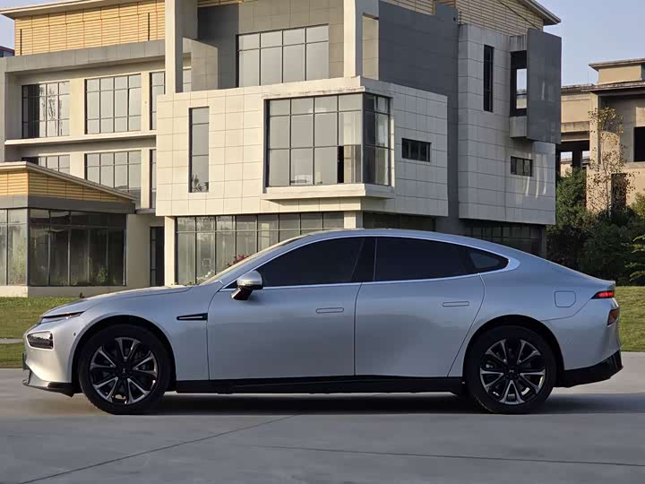 Фото 4 - XPeng P7