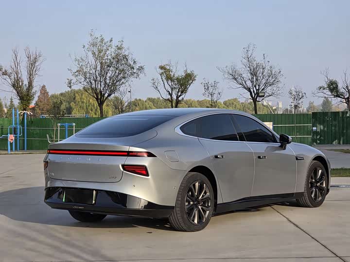 Фото 8 - XPeng P7