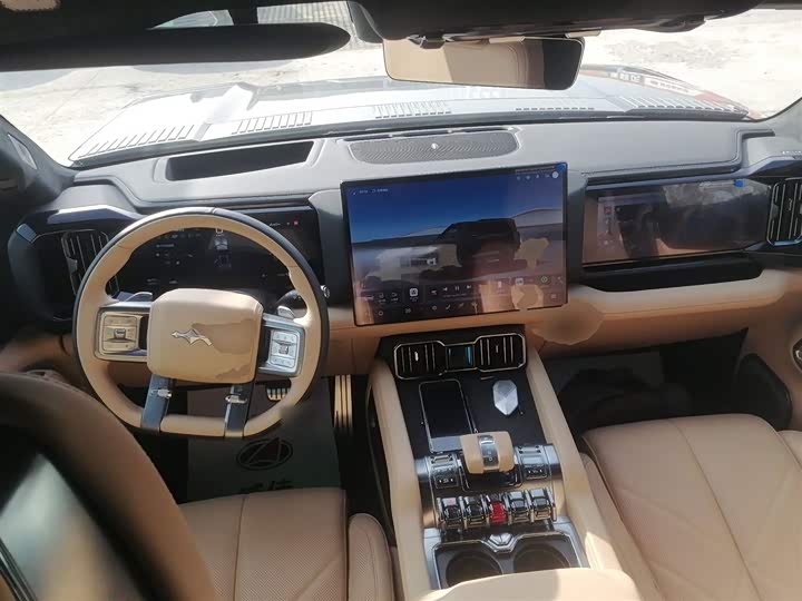 Фото 10 - BYD FangChengBao Leopard 8