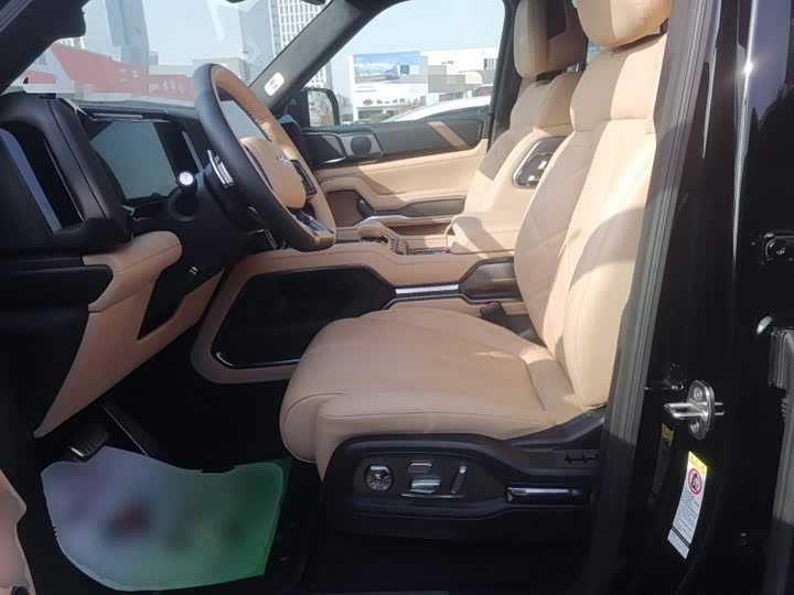 Фото 15 - BYD FangChengBao Leopard 8