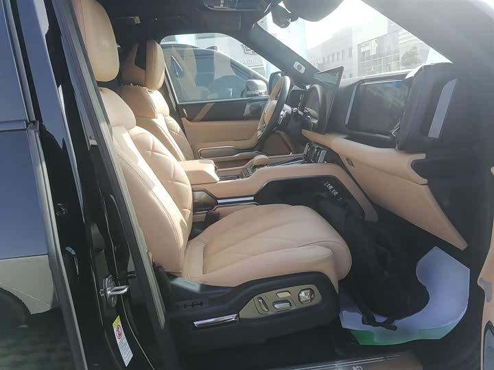 Фото 25 - BYD FangChengBao Leopard 8