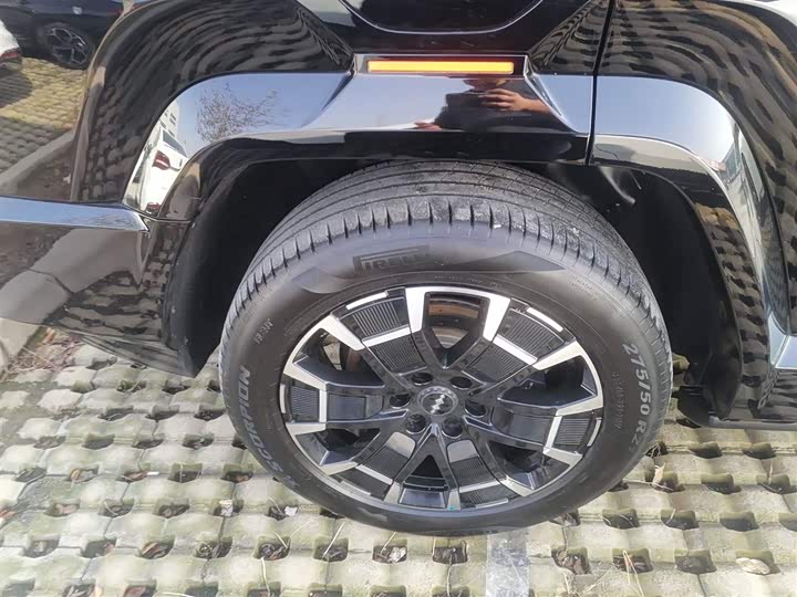 Фото 26 - BYD FangChengBao Leopard 8