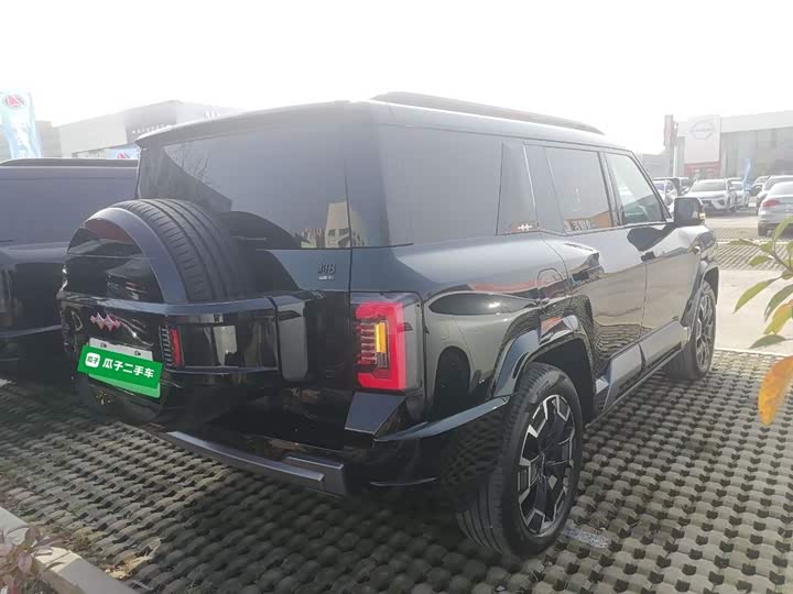 Фото 7 - BYD FangChengBao Leopard 8