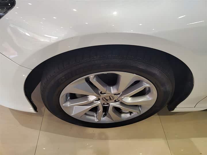 Фото 23 - Honda Accord