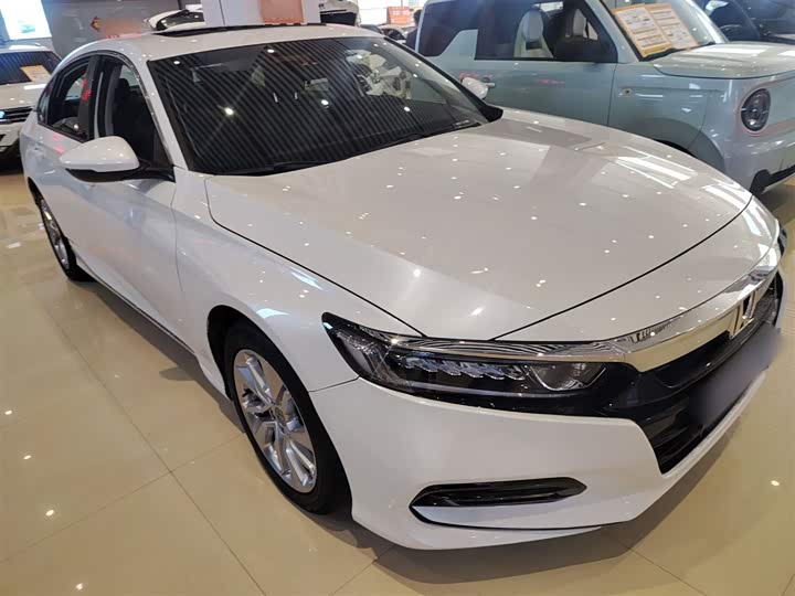 Фото 4 - Honda Accord