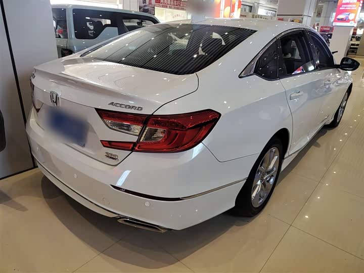 Фото 7 - Honda Accord