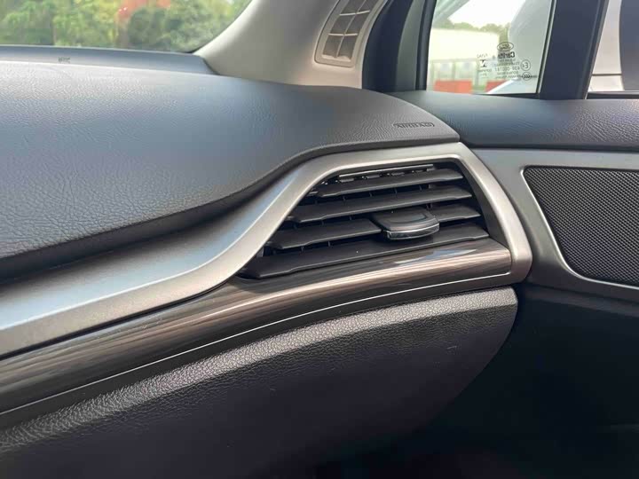 Фото 17 - Ford Mondeo