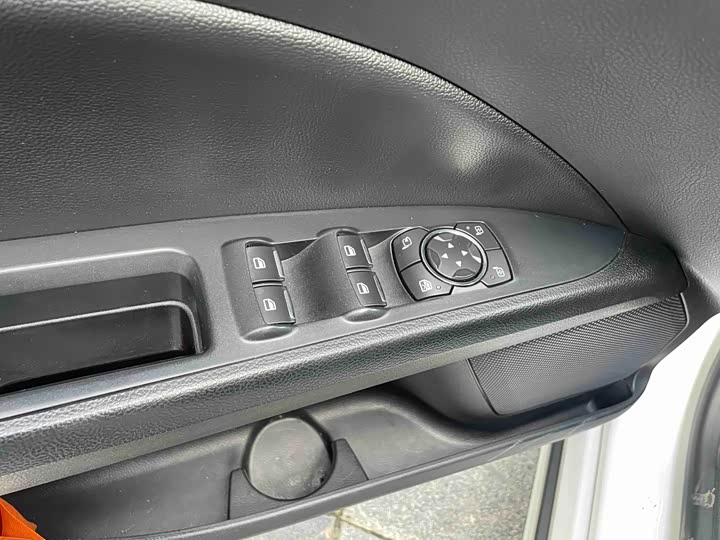 Фото 22 - Ford Mondeo