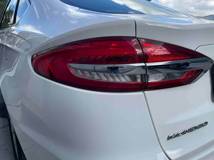 Фото 25 - Ford Mondeo