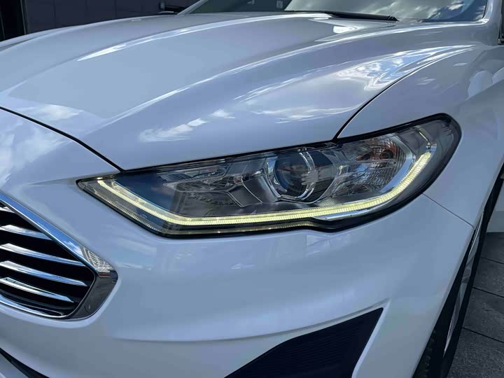 Фото 28 - Ford Mondeo