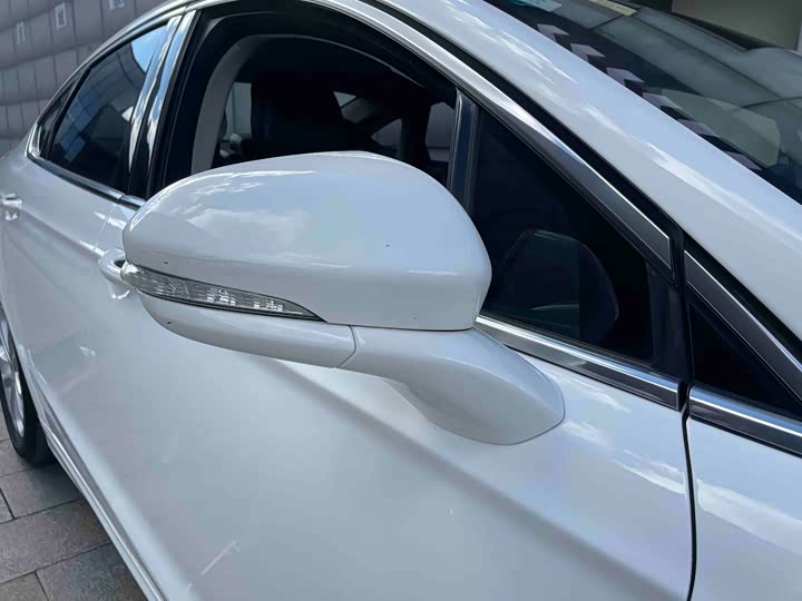 Фото 31 - Ford Mondeo