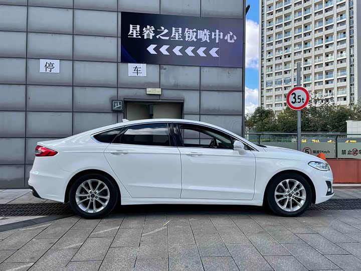 Фото 32 - Ford Mondeo