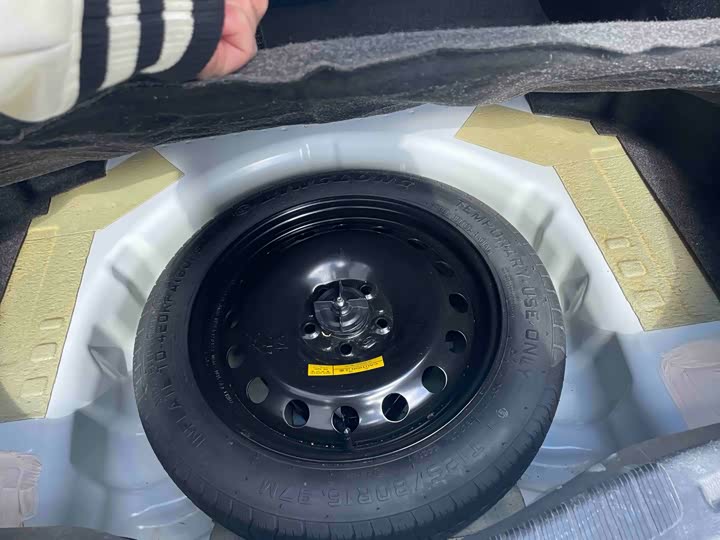 Фото 34 - Ford Mondeo