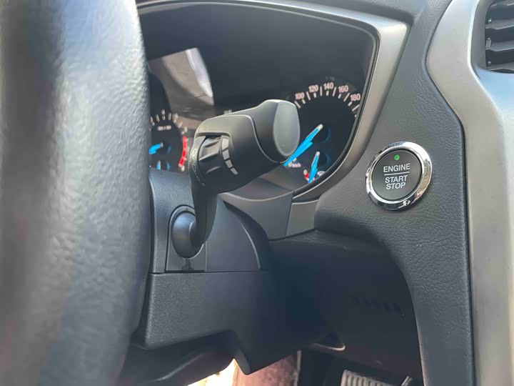 Фото 39 - Ford Mondeo