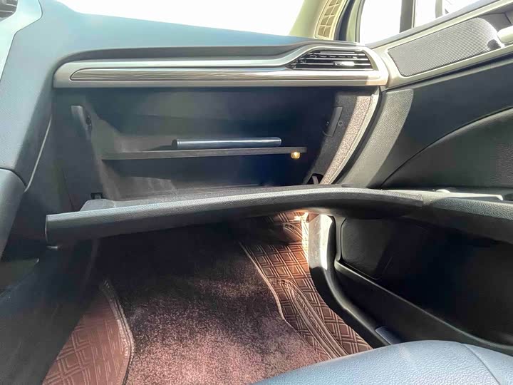 Фото 42 - Ford Mondeo