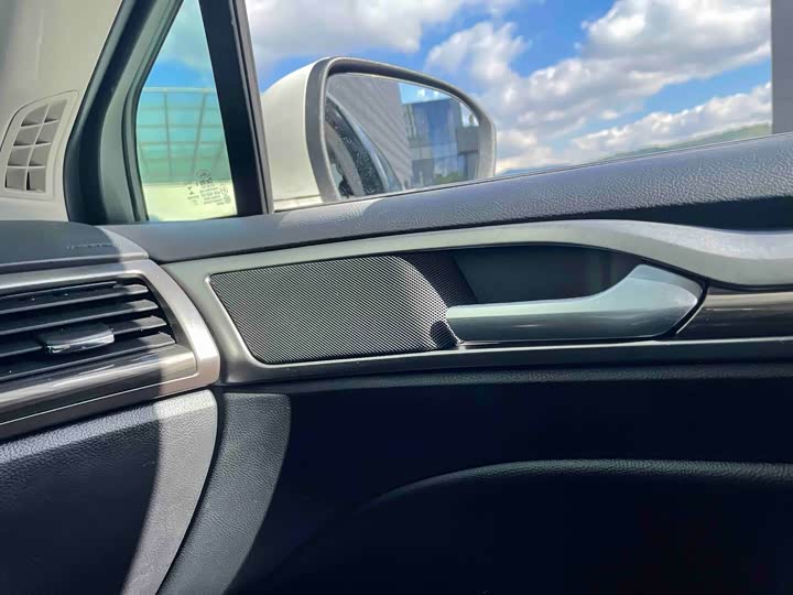 Фото 45 - Ford Mondeo