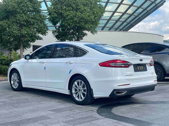 Фото 6 - Ford Mondeo