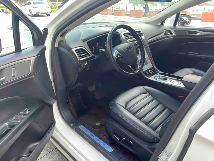 Фото 9 - Ford Mondeo