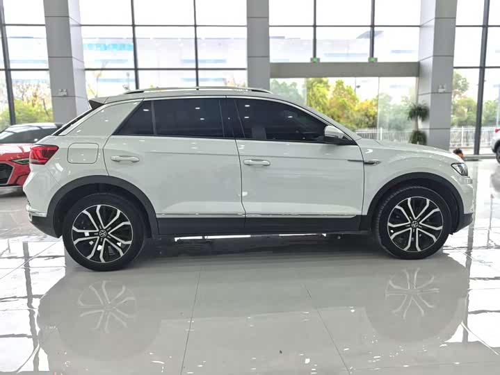 Фото 10 - Volkswagen T-Roc