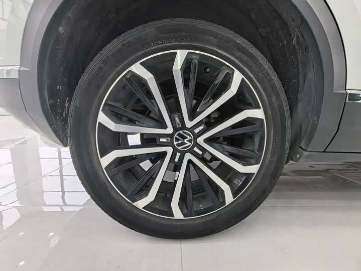 Фото 20 - Volkswagen T-Roc