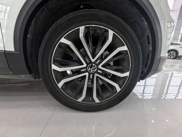 Фото 21 - Volkswagen T-Roc