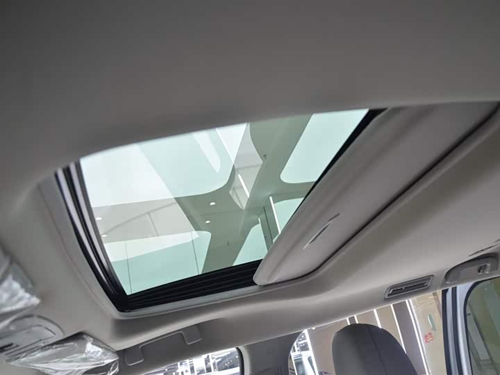 Фото 10 - Toyota Granvia