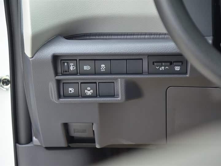 Фото 14 - Toyota Granvia