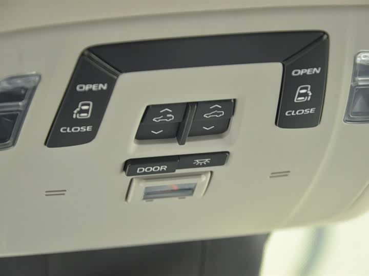 Фото 15 - Toyota Granvia