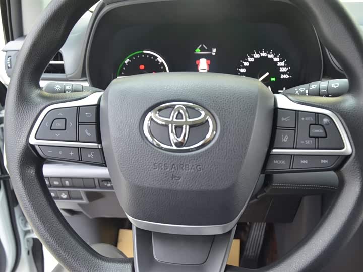 Фото 7 - Toyota Granvia