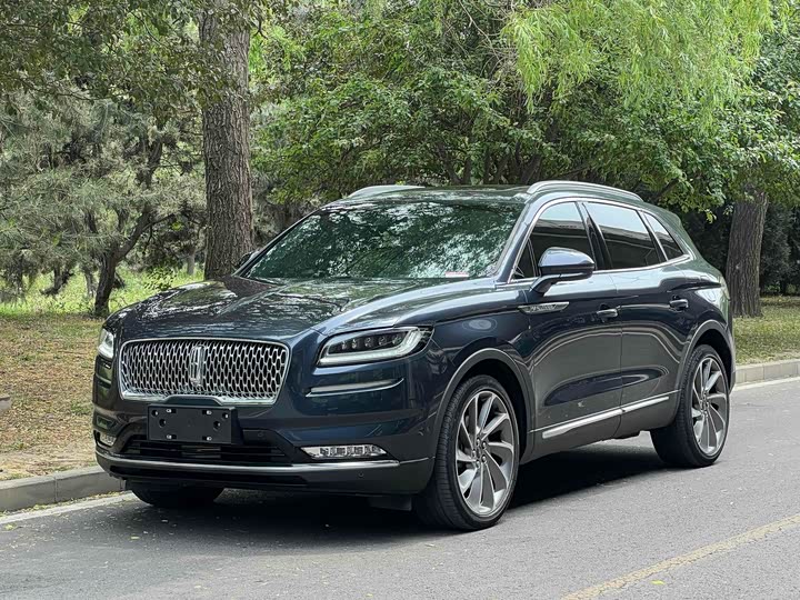 Фото 1 - Lincoln Nautilus