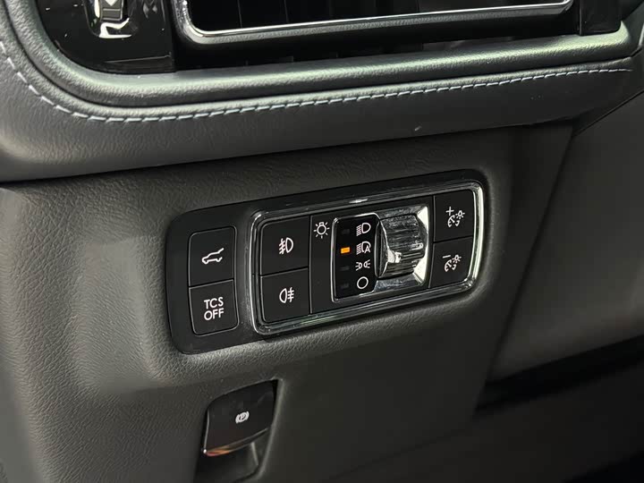 Фото 14 - Lincoln Nautilus