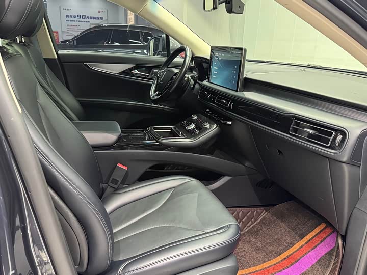 Фото 15 - Lincoln Nautilus