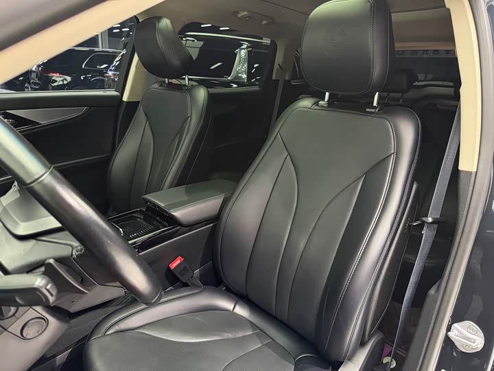 Фото 16 - Lincoln Nautilus