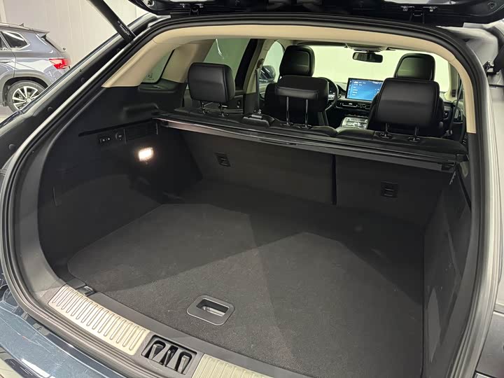 Фото 20 - Lincoln Nautilus