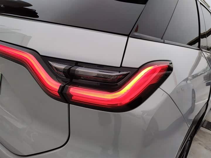 Фото 8 - Nio ES6