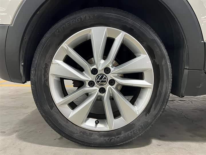 Фото 18 - Volkswagen T-Cross