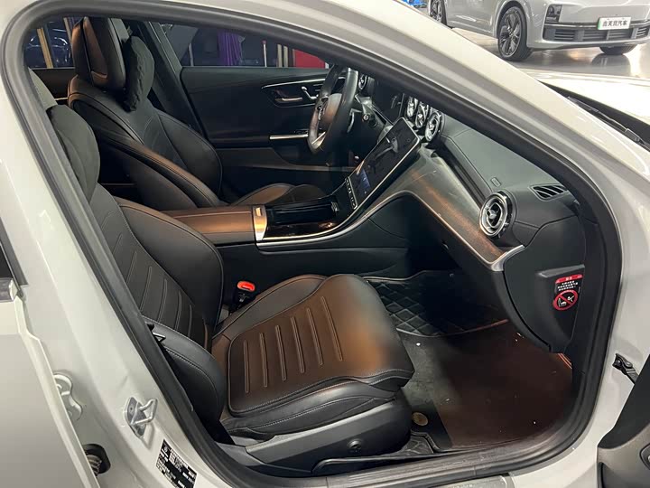 Фото 8 - Mercedes-Benz C-Class