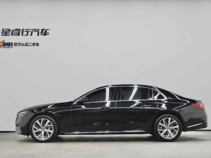 Фото 16 - Mercedes-Benz E-Class