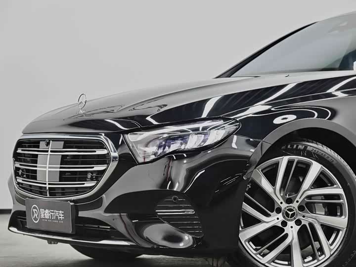 Фото 17 - Mercedes-Benz E-Class