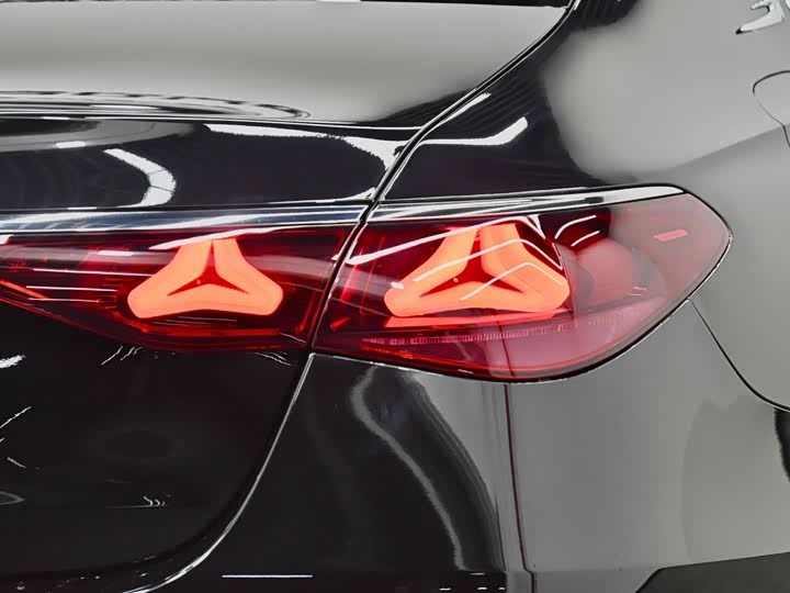 Фото 6 - Mercedes-Benz E-Class