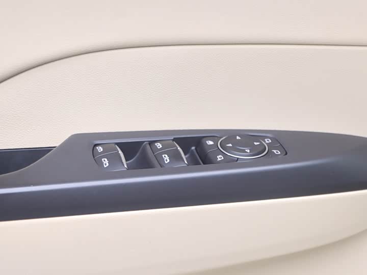 Фото 5 - Buick GL8 ES