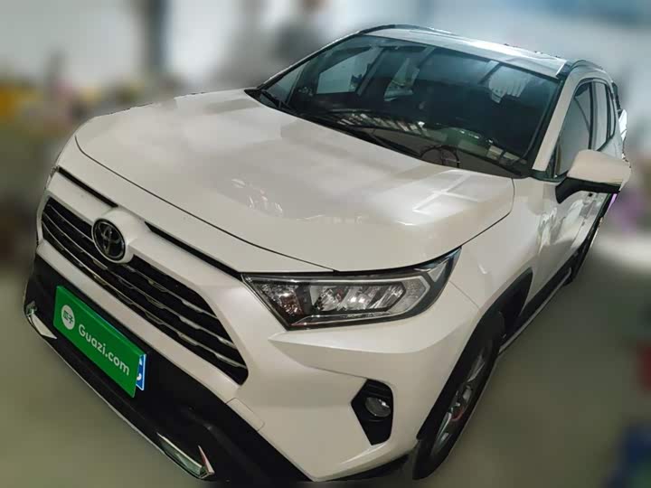 Фото 1 - Toyota RAV4