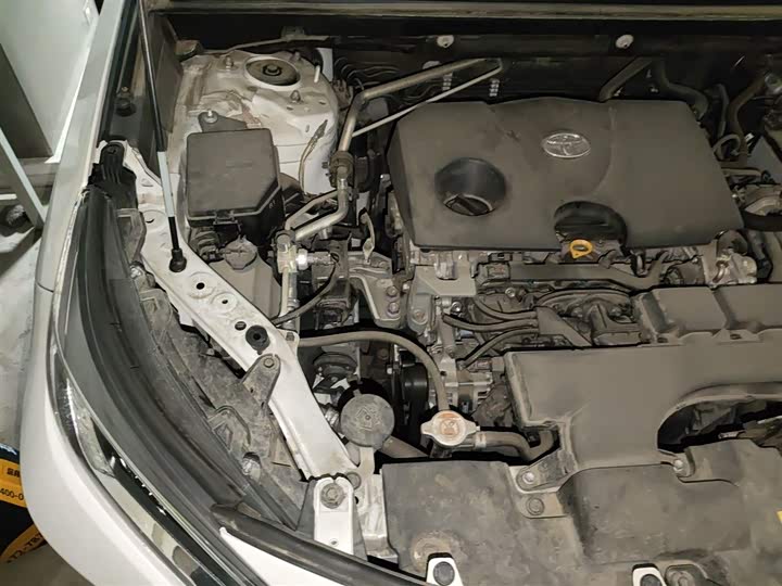 Фото 21 - Toyota RAV4