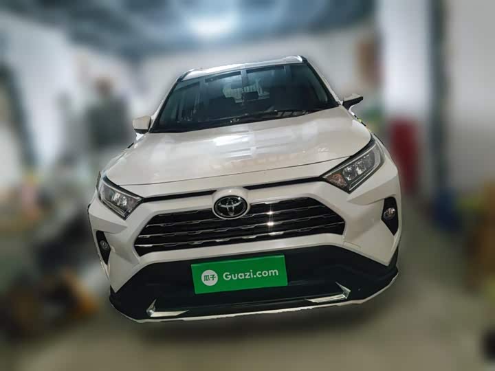 Фото 24 - Toyota RAV4