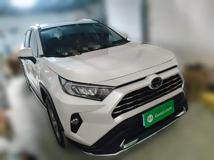 Фото 26 - Toyota RAV4